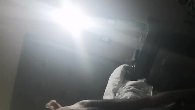 Vendedora venezolana se abre todo