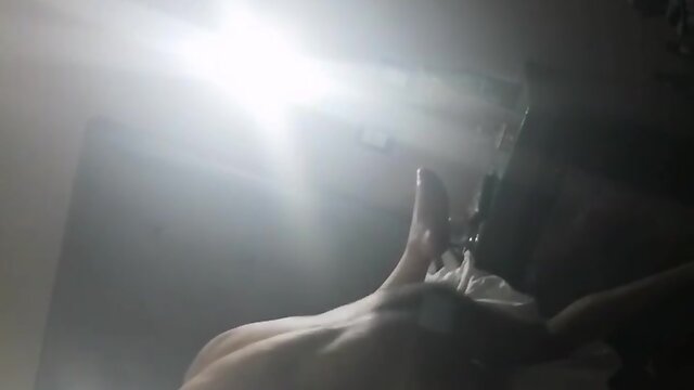 Vendedora venezolana se abre todo