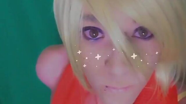 Tranny shows off her goods on social media