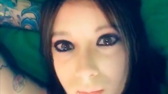 Tranny shows off her goods on social media