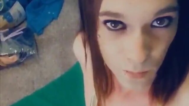 Tranny shows off her goods on social media