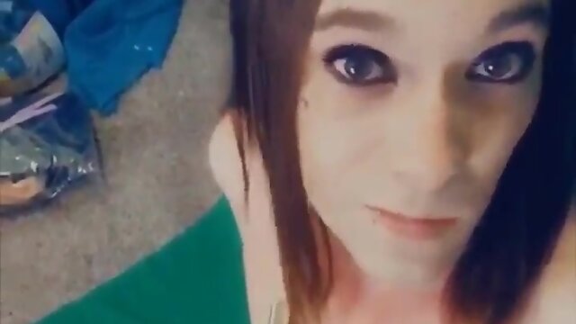 Tranny shows off her goods on social media