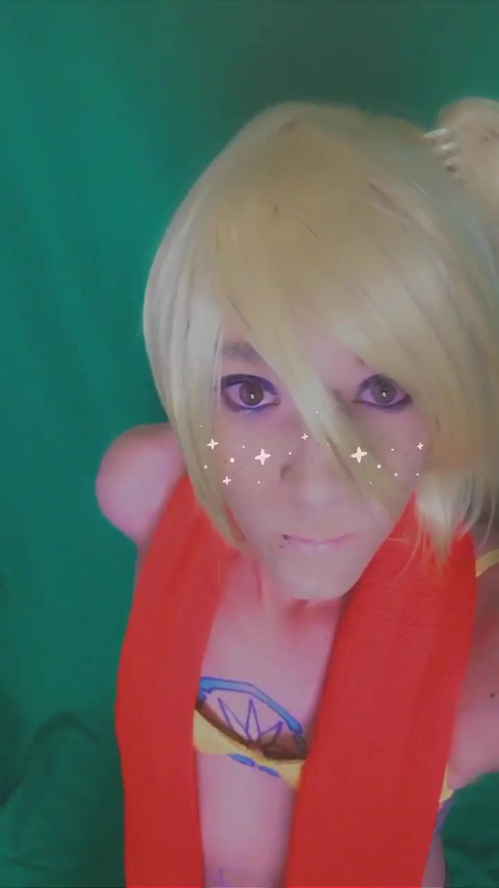 Tranny shows off her goods on social media