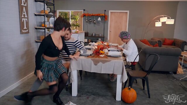Petite t-girl (daisy taylor) rides mans penis during family dinner - transangels