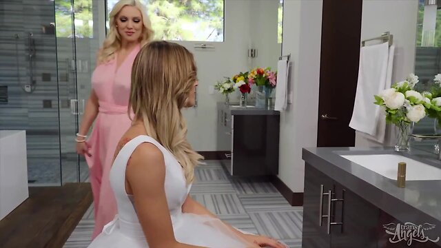 Casey Kisses` Bedroom Bonanza: Big Boobs, Big Cock, and Blowjob Bliss!