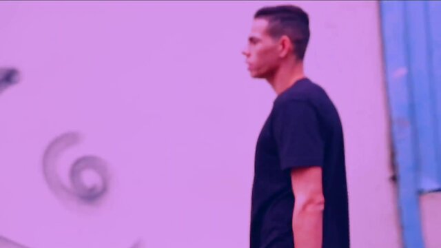 Morena gostosa, caroline martins masturbando o cuzinho enquanto o date nÃo