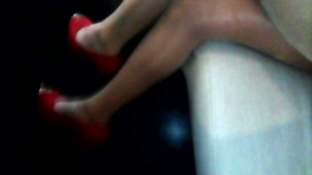 Redshoes and Sultry Moves: A Shamele Tease
