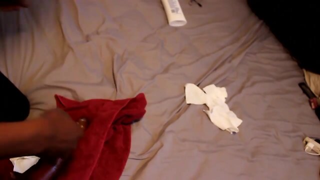 Dj buttpussy a straight dude that gapes his butthole into the internet