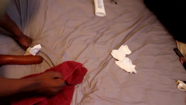 Dj buttpussy a straight dude that gapes his butthole into the internet