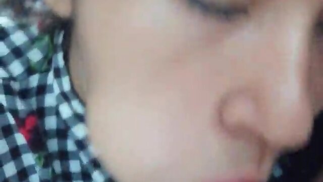 Mi hermana me la chupa bien rico.