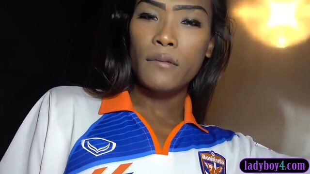 Hard abs and dark skinned oriental transvestite bj and anal