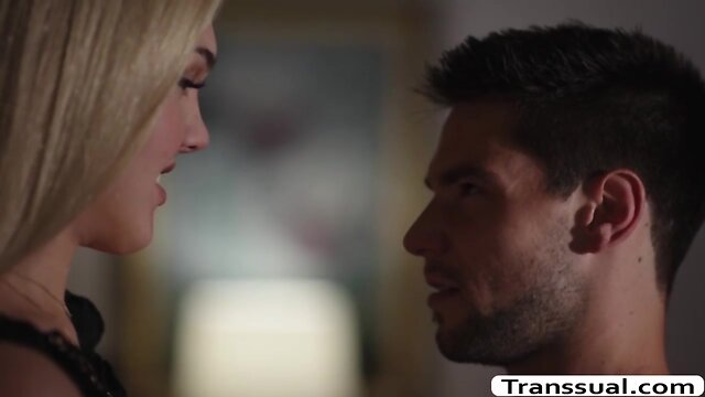 Shemale daisy bend over and gets fuck by dude