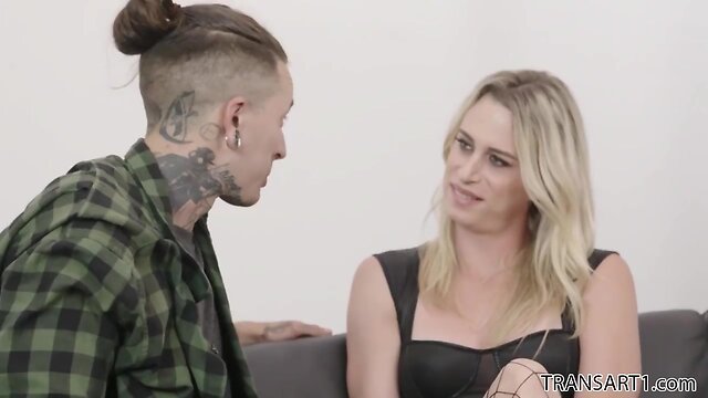 Fine blond nikki vicious