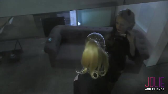 Trio with squirt chick, guy and sultry tranny