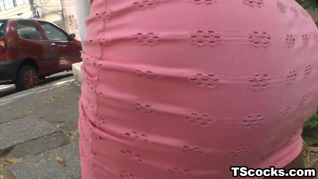 Enormous thick body tayla masturbates off