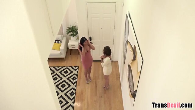 Ladyboy marissa minx and her chesty girlfriend