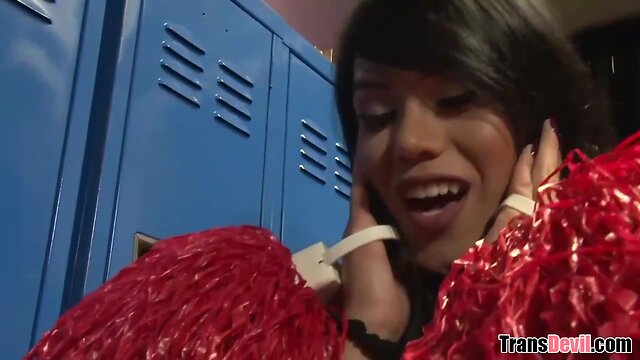 Holy fuck! is that a pecker? - diamond dixon