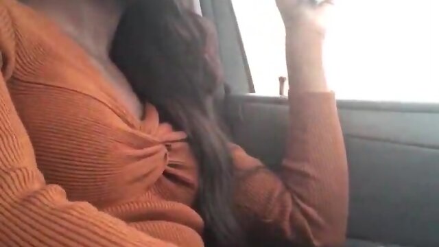 Gorgeous Model Captivates with Mesmerizing Performance