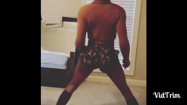 She-Male twerking collection 2