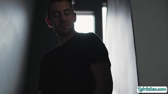 Petite blond tbabe ella hollywood hardcore anal plowing