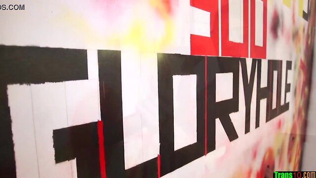 Stockinged specs tranny goes down on dicks