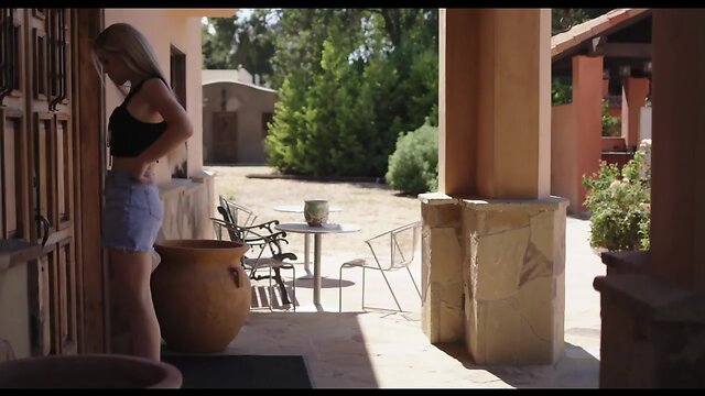 Teenager tv fucks guy condomless