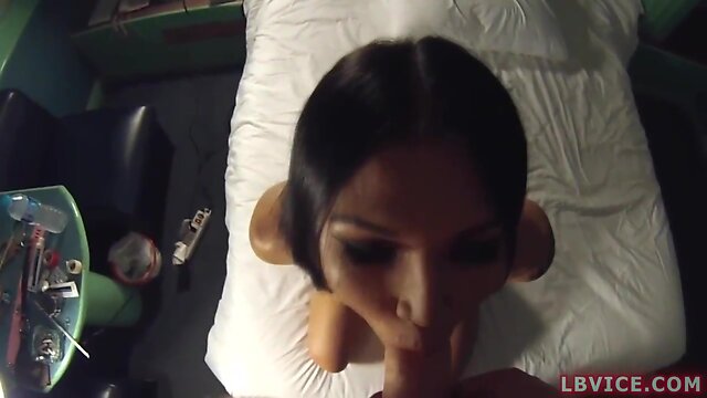 Amateurish she-male benzey raw