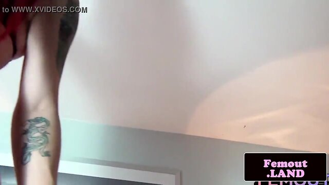 Transitioning tv tugging her cock slowly