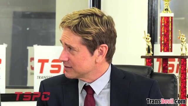 Athletic transbabe korra del rio