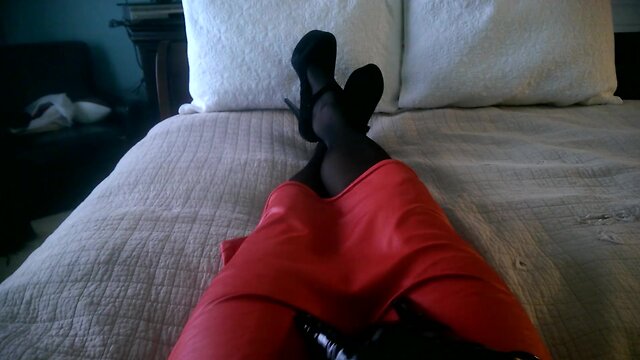 Cd in heels and skirt exposes penis for ejaculation