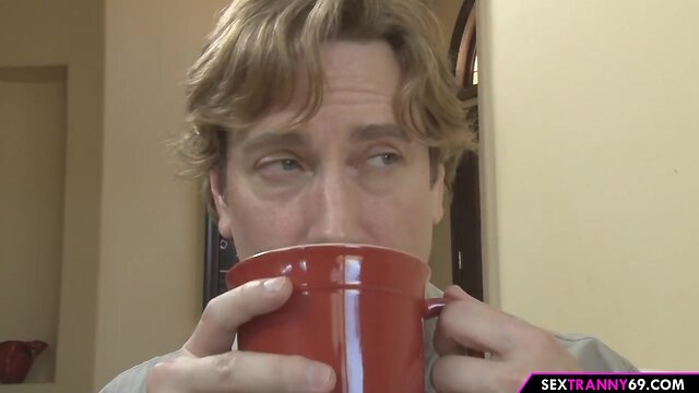 TGirl Proves Size Doesn`t Matter with Passionate Blowjob!