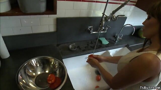 Tv in 3some with married couple