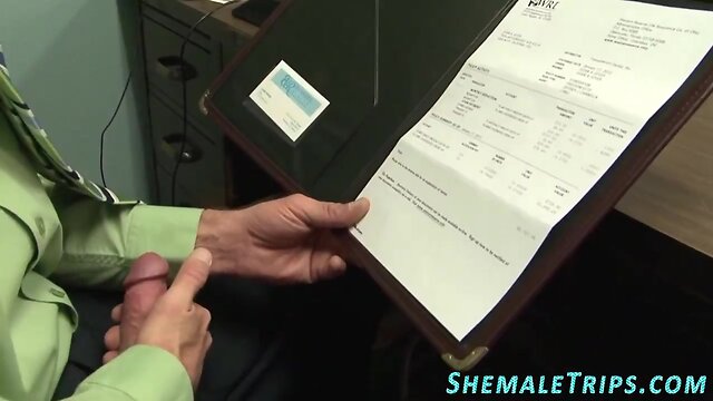 Barebacked she-male goes up