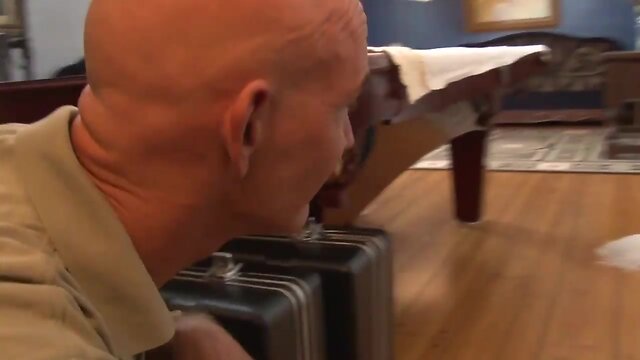 Adult chesty tranny sucks photographer