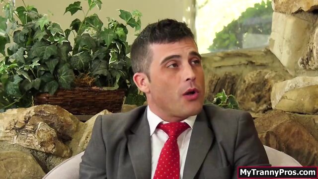 Hunk guy slams tgirl casey juicy booty