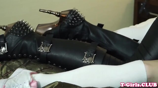 Naughty Tgirls` Wild Twosome: Closeup Blowjobs, Rimjobs & More!