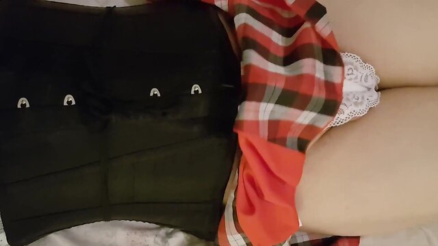 Fiquei de grelinho duro minutos antes dele chegar. ele conseguiu fugir da