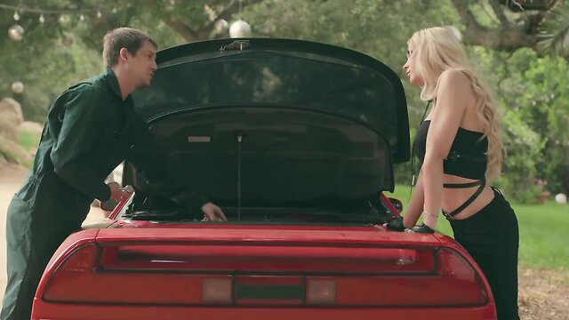 T-Girl aubrey kate showing gia paige around