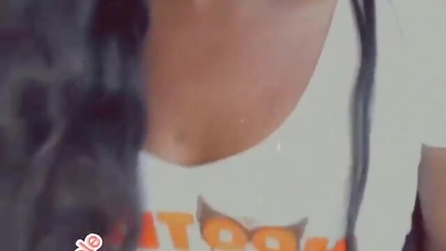 Atlanta hooters trans make her special sauce before work