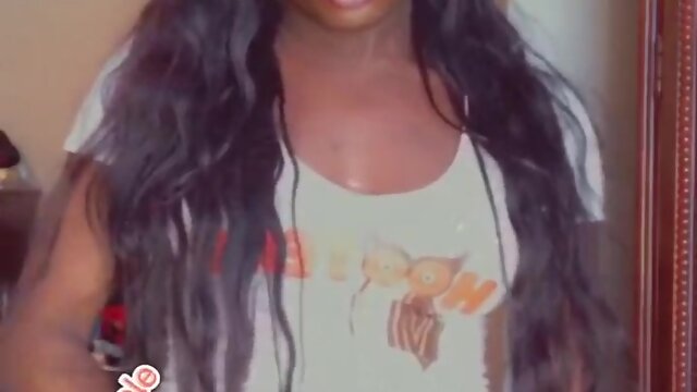 Atlanta hooters trans make her special sauce before work