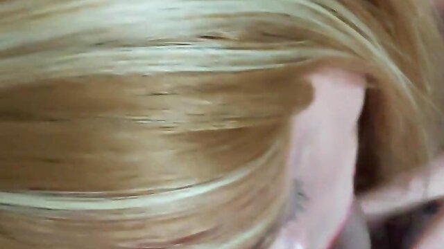 Filho da vizinha sempre acorda de pau duro e vem me dar leitinho!!!