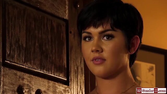 Chesty t-girl daisy taylor anal reamed