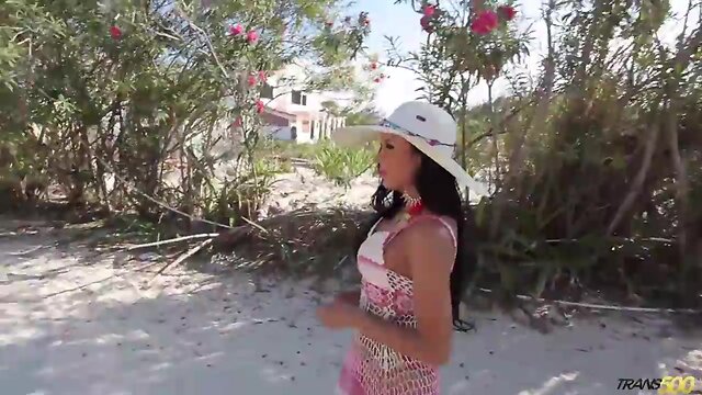 Behind-the-scenes-with-lizzy-laynez-part