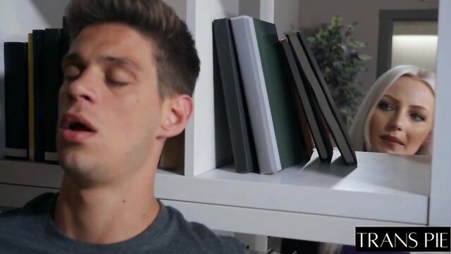 Shemale jessy dubai fucks guy butt