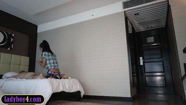 Rimjob and massage from a very pretty oriental teeny tran