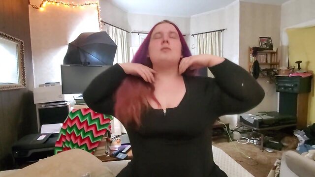 Chubby tv with fat booty gets creampie