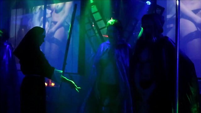 Kira diamond , nikki chanell & nikita wilde live @ t-baby party amsterdam