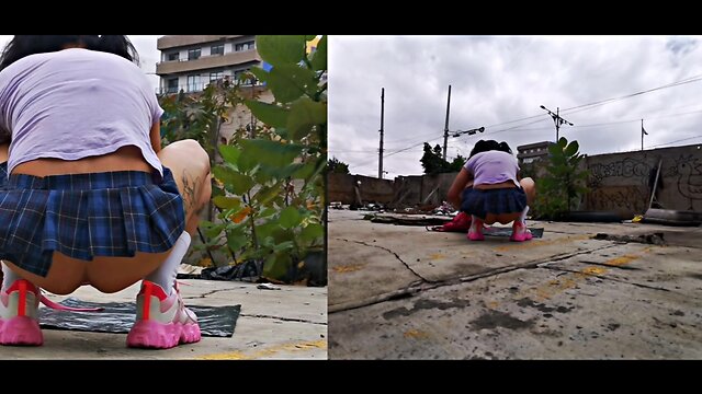 Se masturba en un lugar abandonado con su gran sextoy en el culo, tiene un rico