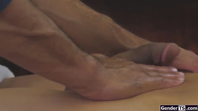 Ts domino presley facefucks masseur