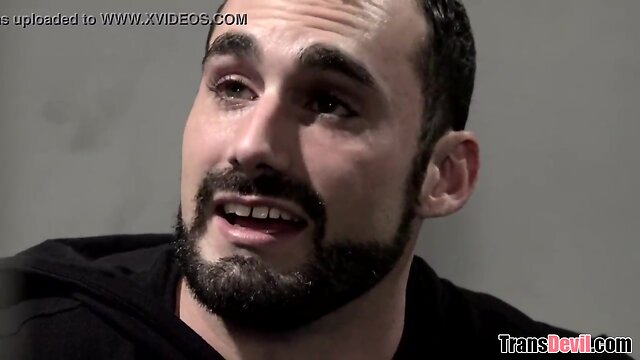 Jessy dubai fucks in a prison